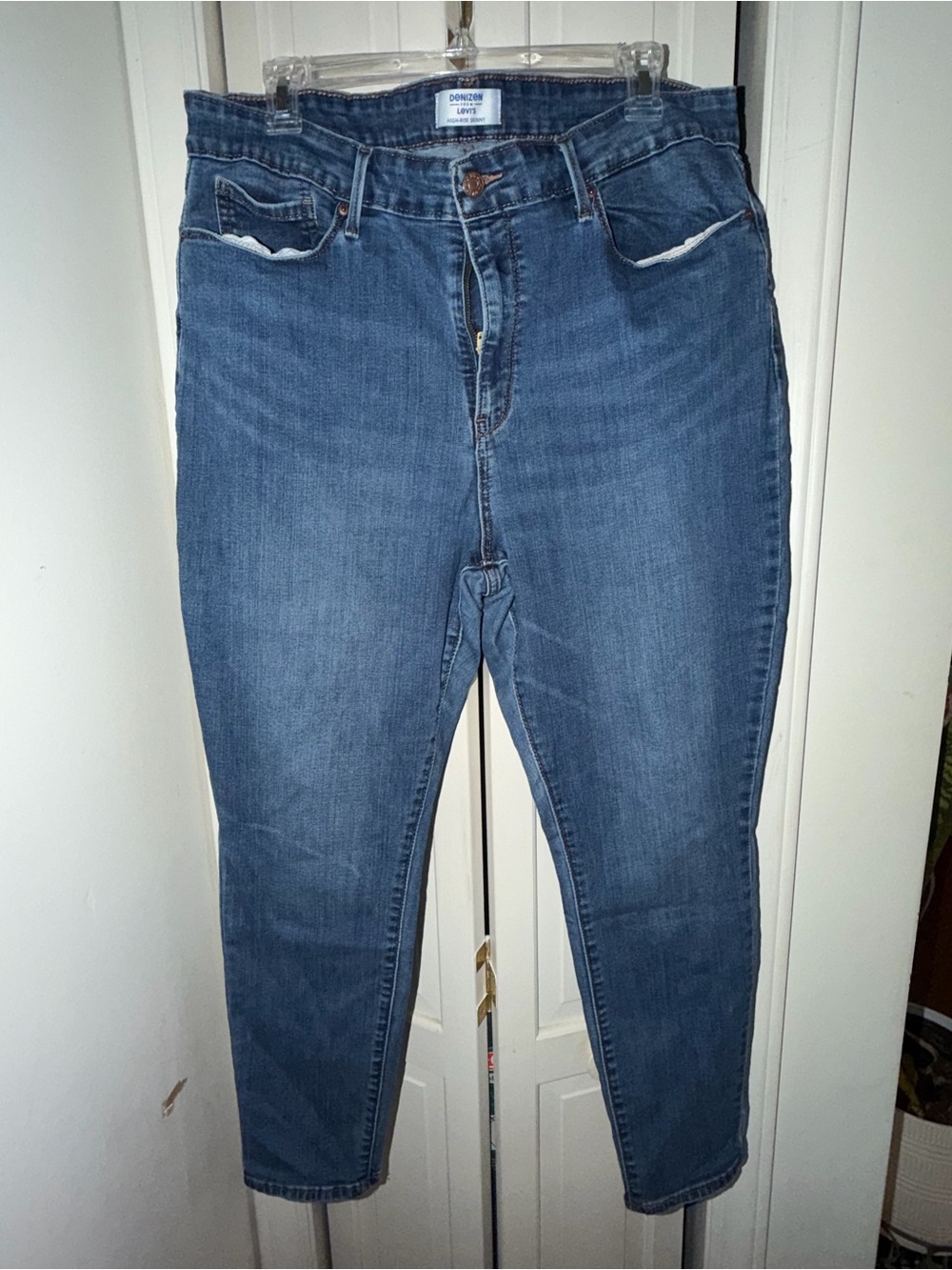 ✨5/$30✨ Denizen from Levi's Women's Skinny Jeans in Blue Wash
